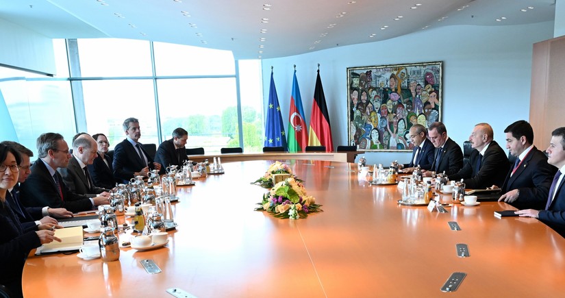 President Ilham Aliyev holds expanded meeting with Chancellor of Germany Olaf Scholz in Berlin