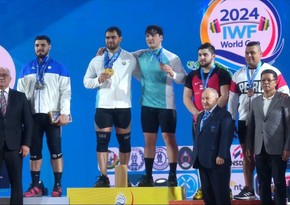 Dadaş Dadaşbəyli Dünya Kubokunda 3 gümüş medal qazanıb
