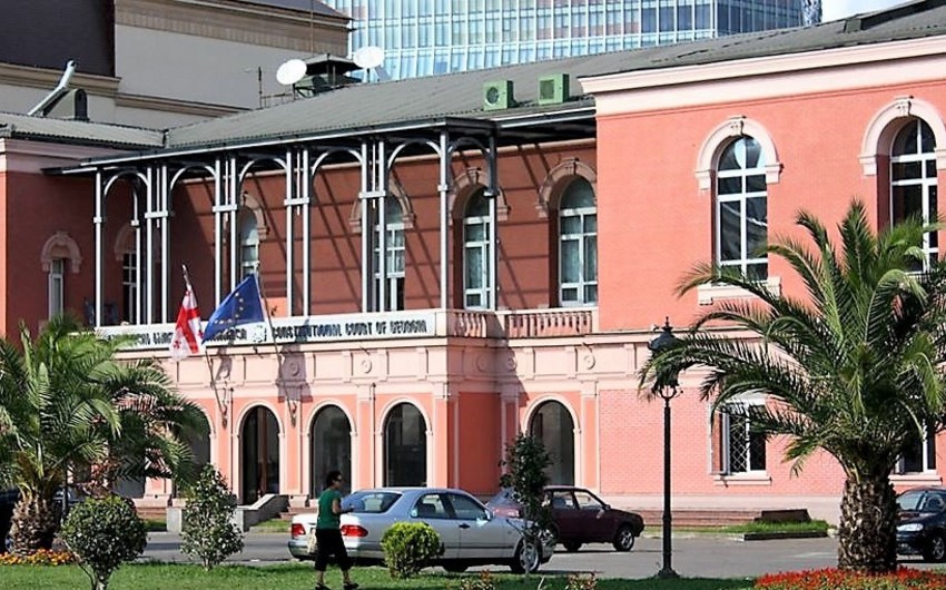 Gürcüstanın Konstitusiya Məhkəməsi prezidentin iddiasına baxacaq