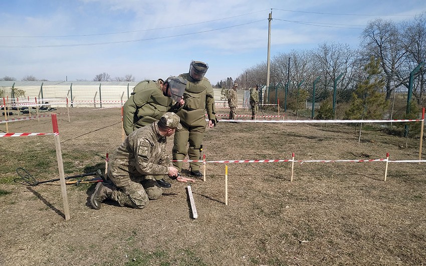 Azerbaijani And Turkish Engineering Units Conduct Combat Training ...