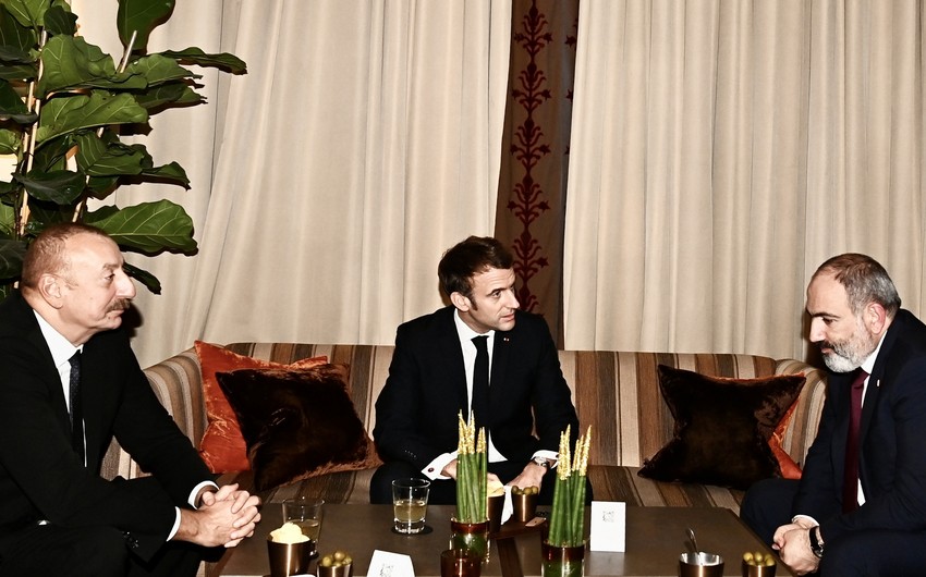 По инициативе Эмманюэля Макрона прошла неформальная встреча между президентом Азербайджана и премьер-министром Армении