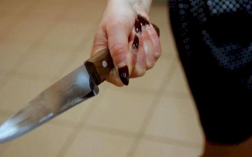 Abşeronda qadın 21 yaşlı gənci bıçaqladı