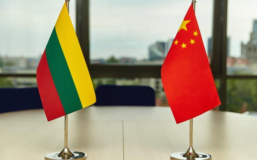 Китай понизил уровень дипотношений с Литвой