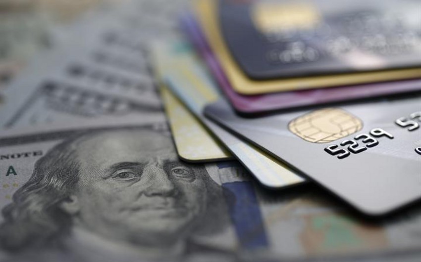 US credit card debt reaches nearly $1 trillion for first time since 1999