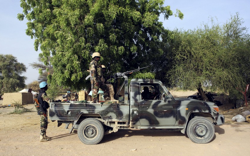 Kamerunda terrorçu qadın hərbi düşərgəyə hücum edib: ölənlər və yaralanan var