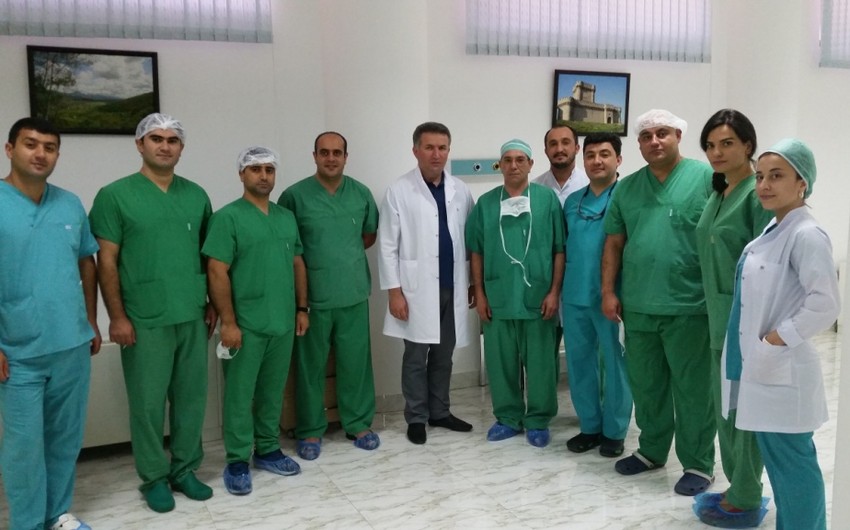 В Азербайджане впервые проведена операция по трансплантации стволовых клеток