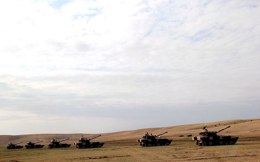 В азербайджанской армии проводятся командирские сборы с артиллеристами