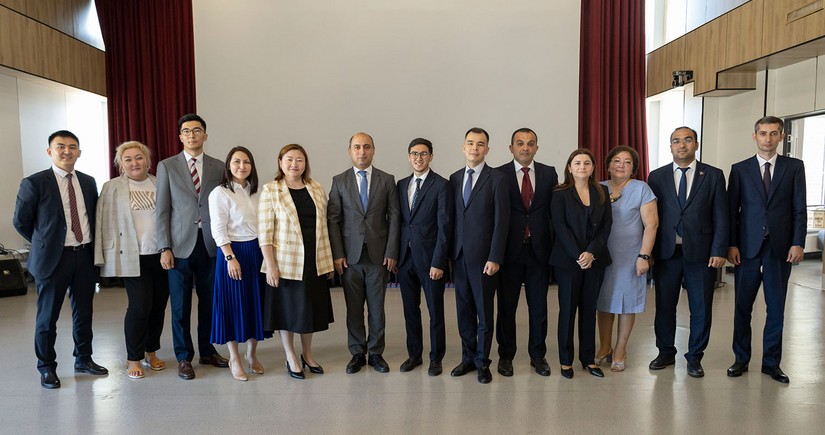 Министр образования Азербайджана участвует в заседании Международной тюркской академии