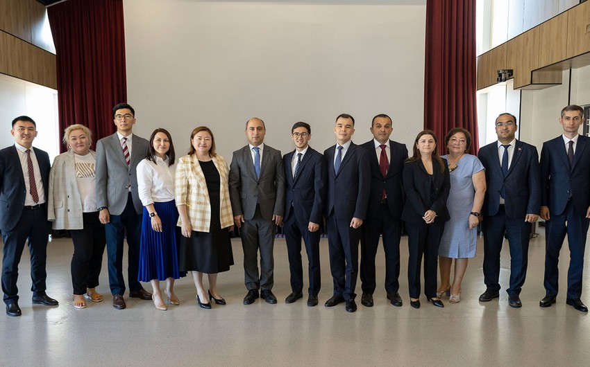 Министр образования Азербайджана участвует в заседании Международной тюркской академии