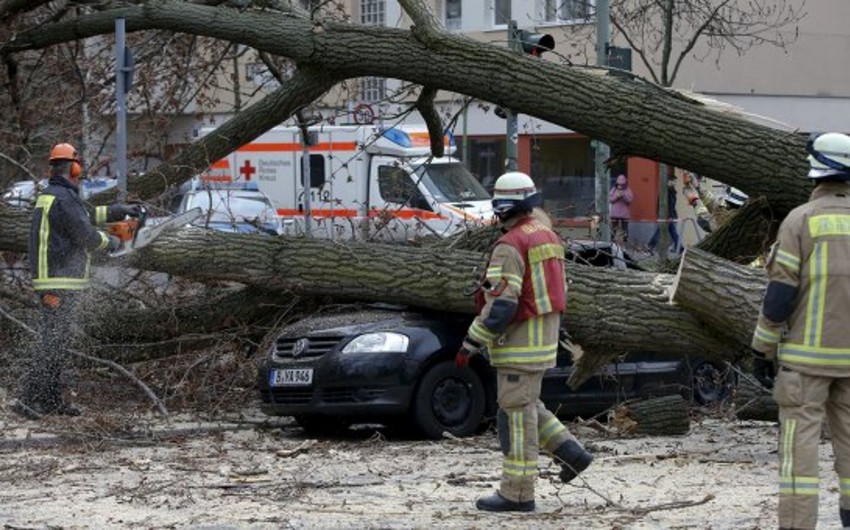 Число жертв циклона Никлас в ФРГ, Австрии и Швейцарии возросло до 11