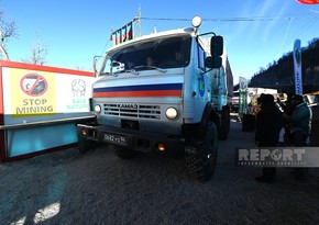 Two more vehicles belonging to Russian peacekeepers pass freely along Khankandi-Lachin road - VIDEO