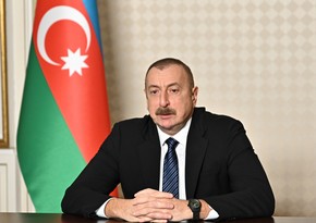 President Ilham Aliyev awards artists
