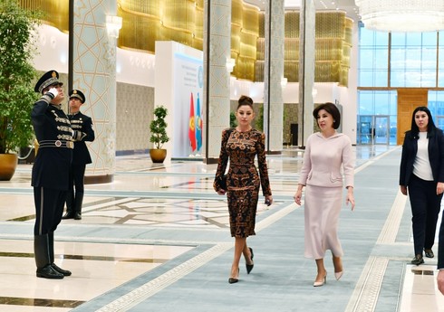Состоялась встреча Мехрибан Алиевой с Зироатхон Мирзиёевой