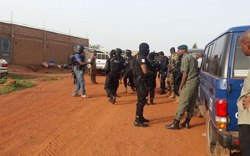 В результате нападения на курортный комплекс в столице Мали погибли два человека