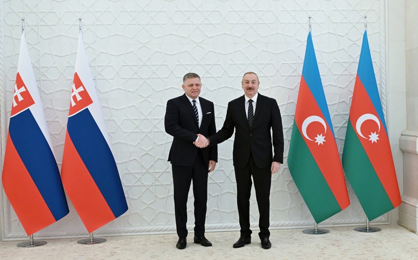 President Ilham Aliyev holds one-on-one meeting with Prime Minister of Slovakia