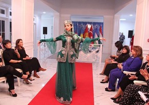 В Баку состоялась презентация коллекции национальной одежды Карабах