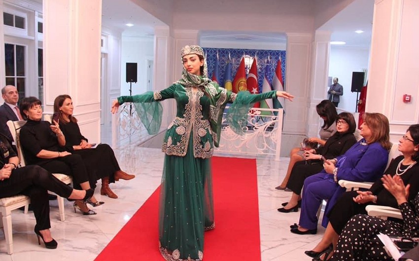 Baku hosts presentation of collection of national clothes “Karabakh”