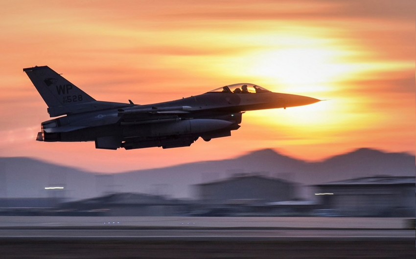 “Bloomberg”: Ukrayna planlaşdırılandan az F-16 alacaq