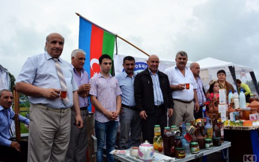 ​Азербайджанцы Коми угостили местных жителей блюдами национальной кухни