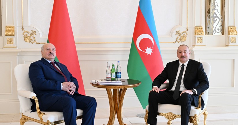 Во дворце Гюлистан от имени президента Ильхама Алиева проходит государственный прием в честь Александра Лукашенко