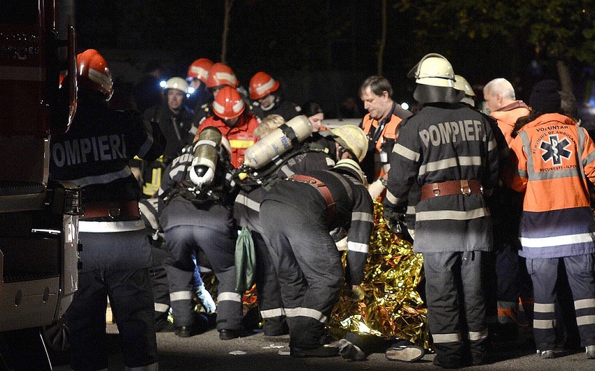 Около 40 человек пострадали во время пожара в ночном клубе в Бухаресте