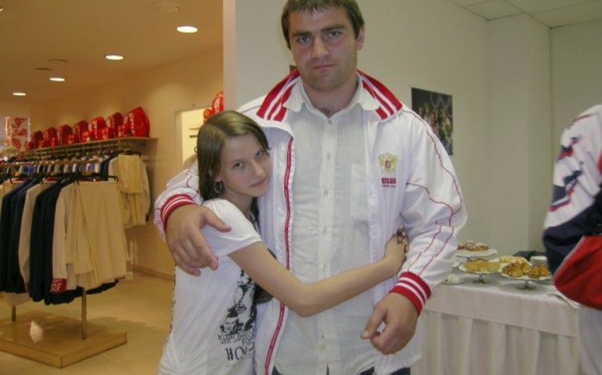 Rusiyanın tanınmış boksçusu 32 yaşında vəfat edib