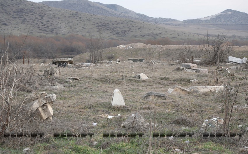 Армяне разрушили Агдамское кладбище, превратив его в пашню – ВИДЕОРЕПОРТАЖ 