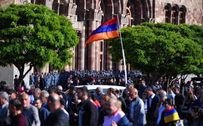 Ermənistanda keçirilən etiraz aksiyalarında 12 nəfər saxlanılıb - YENİLƏNİB - 2