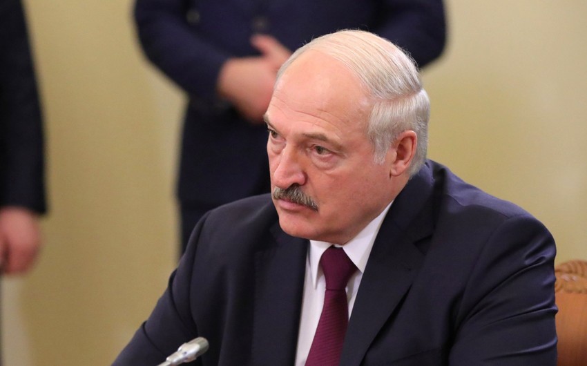 Lukaşenko Belarusun daxili işlərinə qarışan ölkələrin adlarını açıqlayıb