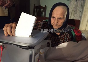 126-летняя избирательница проголосовала на выборах в Азербайджане