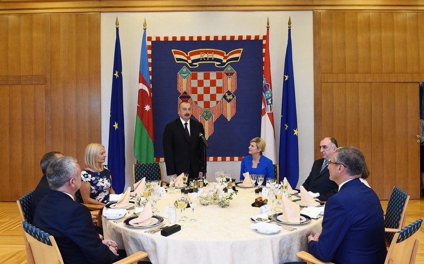 Ильхам Алиев пригласил президента Хорватии совершить визит в Азербайджан