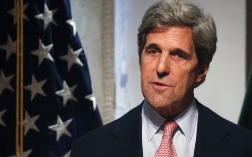 John Kerry arrived in Baghdad with an unannounced visit