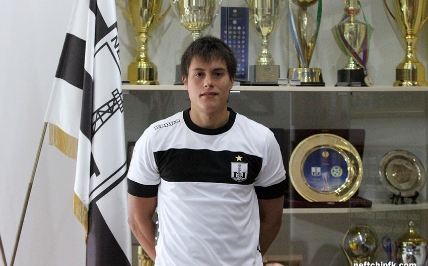 Neftchi FC signs Paraguayan midfielder
