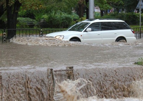 В Болгарии во время наводнения погибли два человека, трое пропали без вести