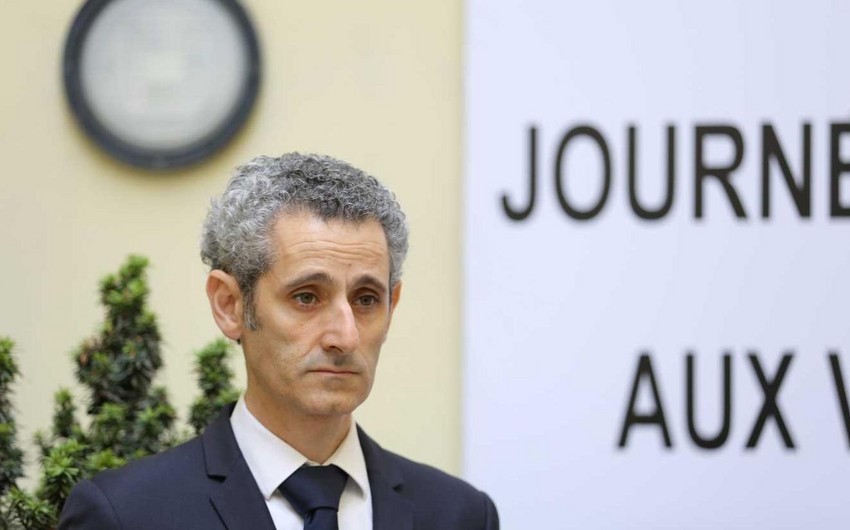 Посол Франции выразил соболезнования семьям погибших при подрыве на мине в Шуше