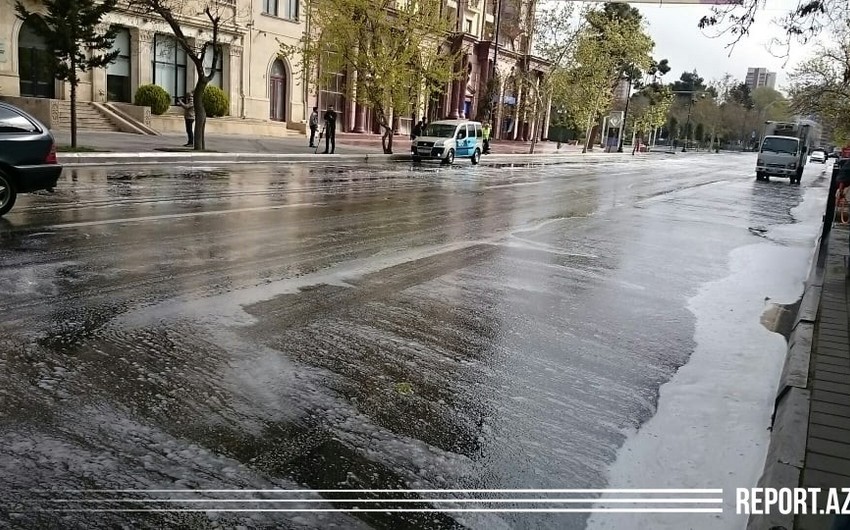 Улицы Баку моют специальными химрастворами - ОБНОВЛЕНО