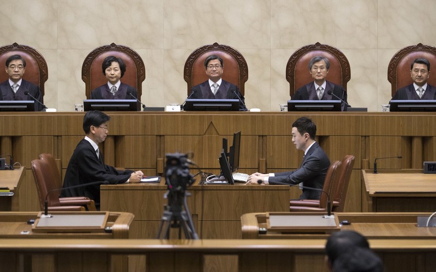 В Японии депутата приговорили к четырем годам колонии из-за взяток