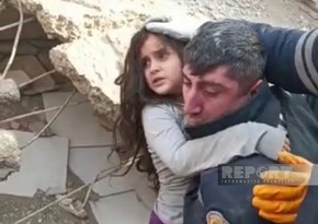 Азербайджанский спасатель: Не могу забыть взгляд спасенной нами девочки