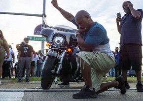 В Луизиане начались беспорядки после убийства мужчины полицейскими