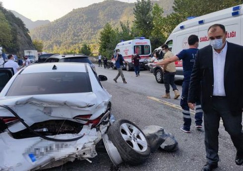 Цепная авария в Турции: пострадали 12 человек