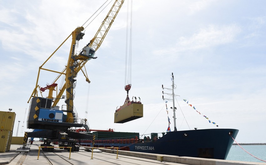 Aktau limanından konteyner yüklərini Bakı limanına daşıyacaq ilk fider gəmisi istifadəyə verilib