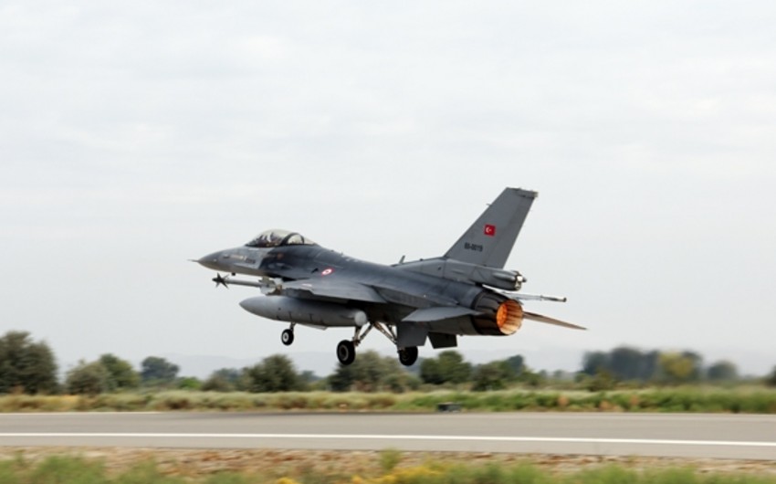 Военные самолеты Азербайджана и Турции продолжают учебные полеты