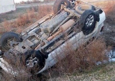 В Гядабейе перевернулся автомобиль, водитель получил травмы
