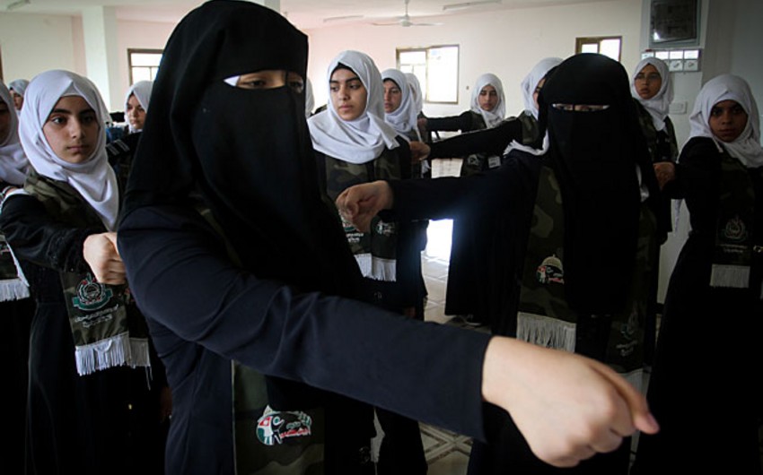 ​ХАМАС открыл двери летнего военного лагеря для девочек-подростков