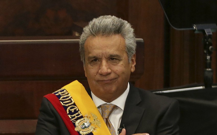 Ekvador prezidentinin olduğu təyyarə təcili eniş edib