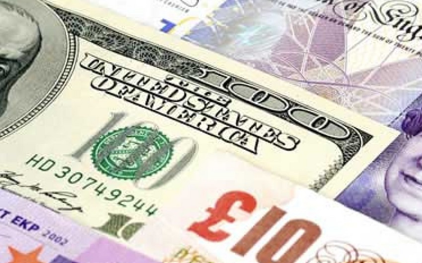 Британский фунт немного замедлил рост к доллару на новостях об отставке Трасс 
