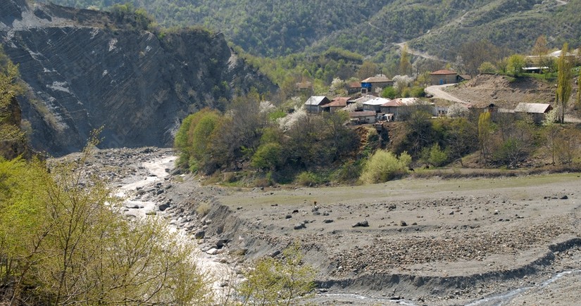 Namazgah-Lahıc yolunda kiçikmiqyaslı uçqun qeydə alınıb