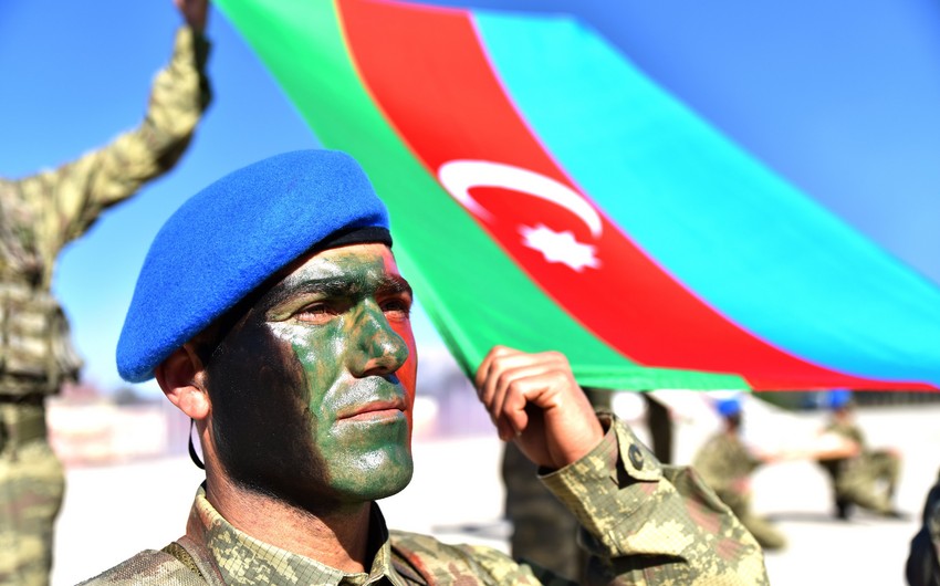 Azerbaijani servicemen complete course in Turkey