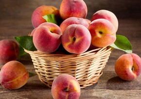 Азербайджан увеличил доходы от экспорта персиков на 57%