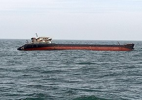  Comorian-flagged oil tanker capsizes off Oman's coast